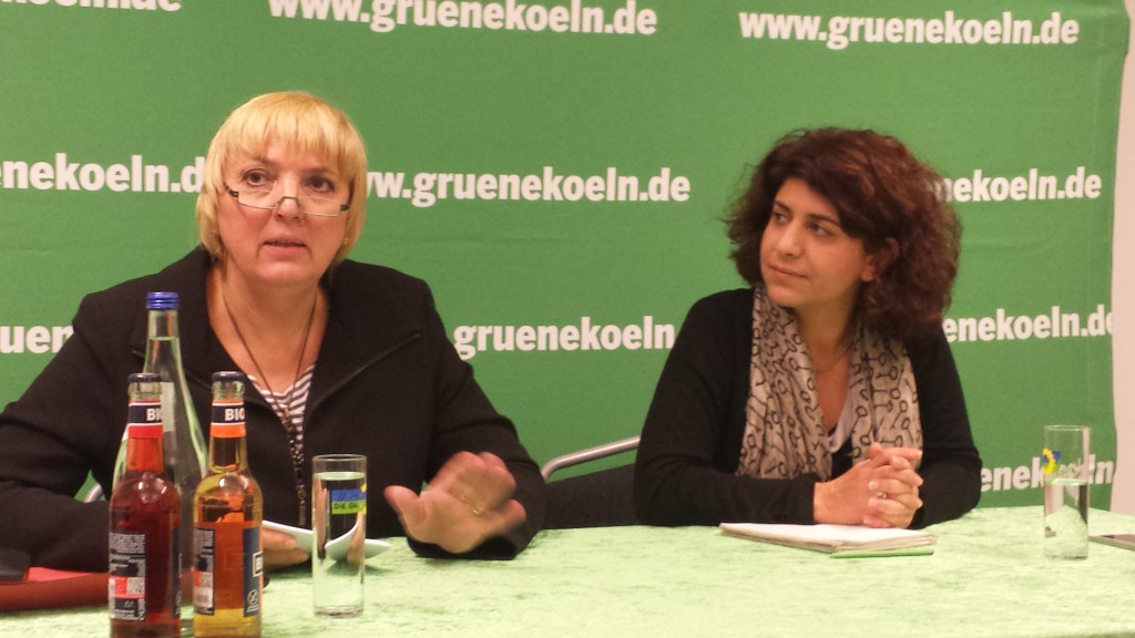 Claudia Roth Vize Präsidentin des Bundestags mit Berivan Aymaz, Stadträtin in Köln
